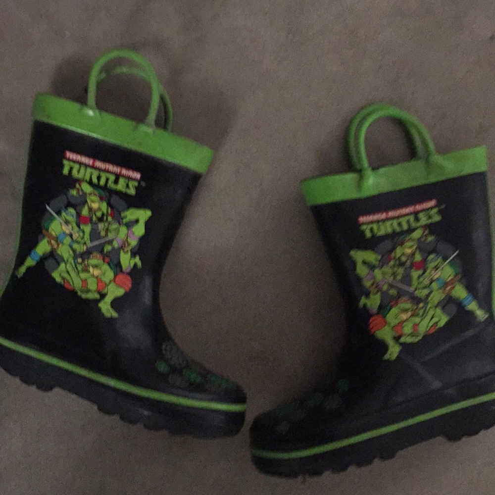 BOYS RAIN BOOTS NINJA TURTLE size 7/8